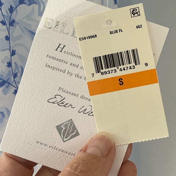 Eileen West Floral Nightgown Set in Blue and White - Picture 5 of 5